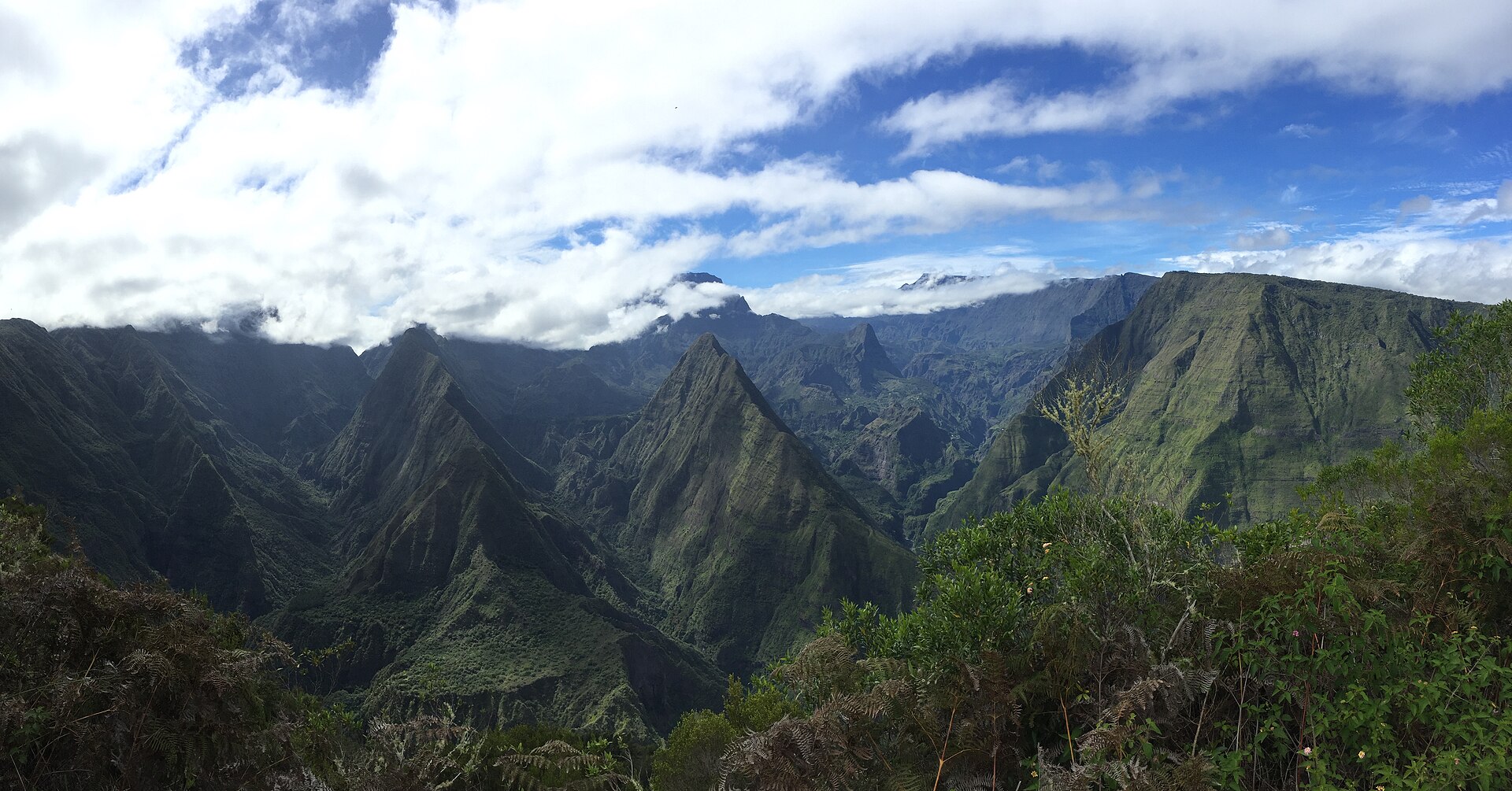 Blick vom Aussichtspunkt Maïdo in den Cirque de Mafate auf La Réunion