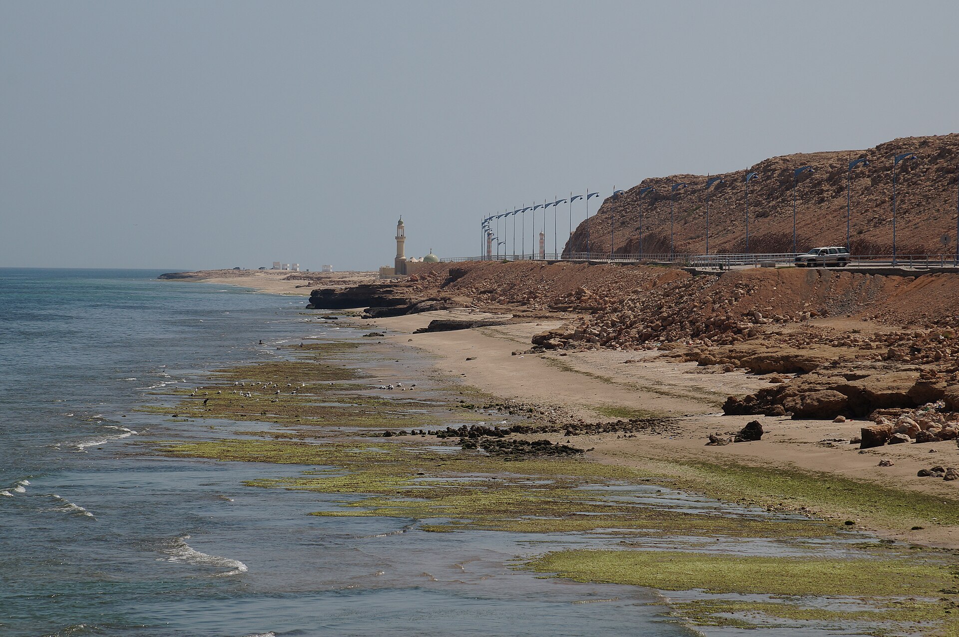 Küstenlandschaft östlich von Sur im Oman