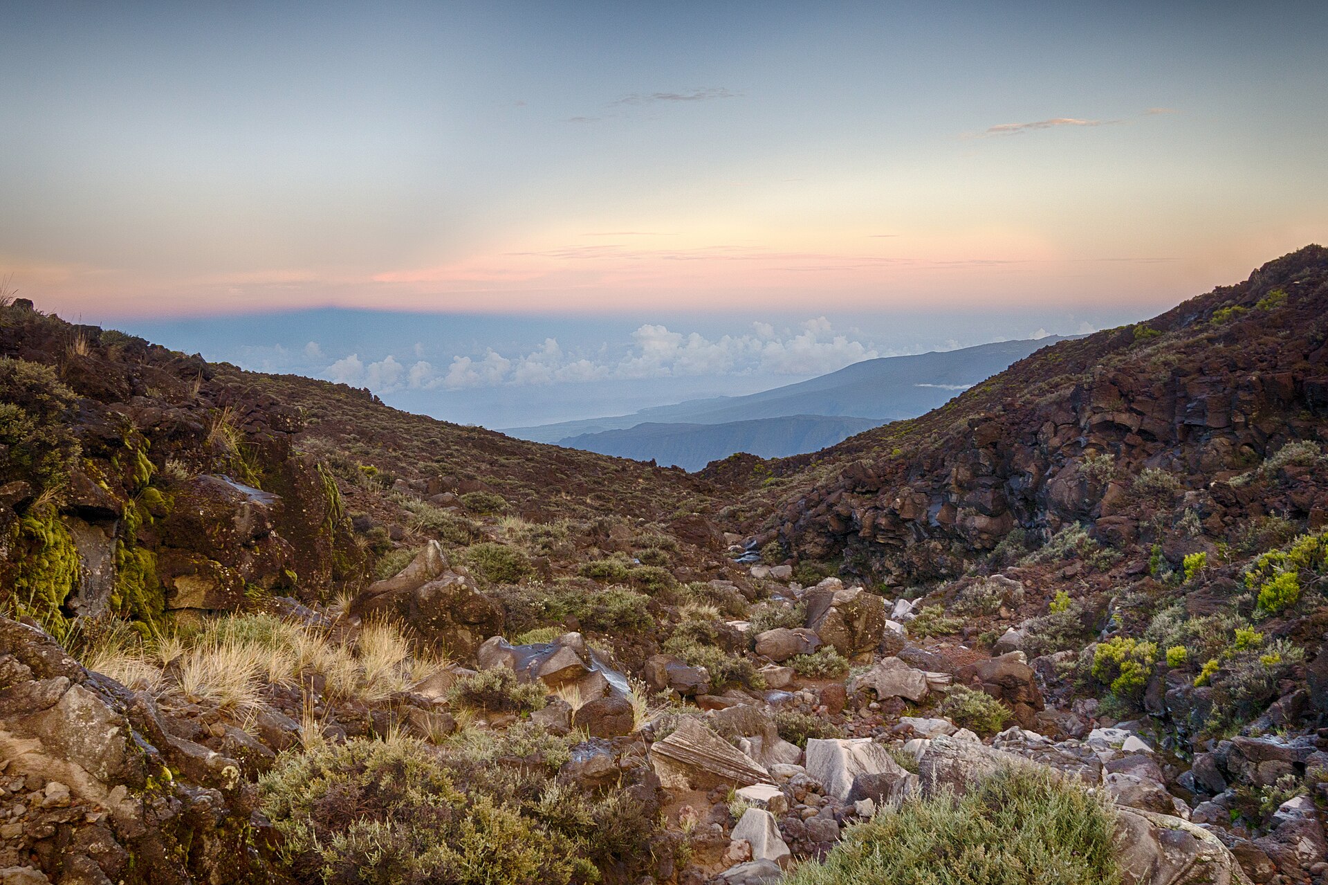 Der Piton des Neiges im Abendlicht auf La Réunion